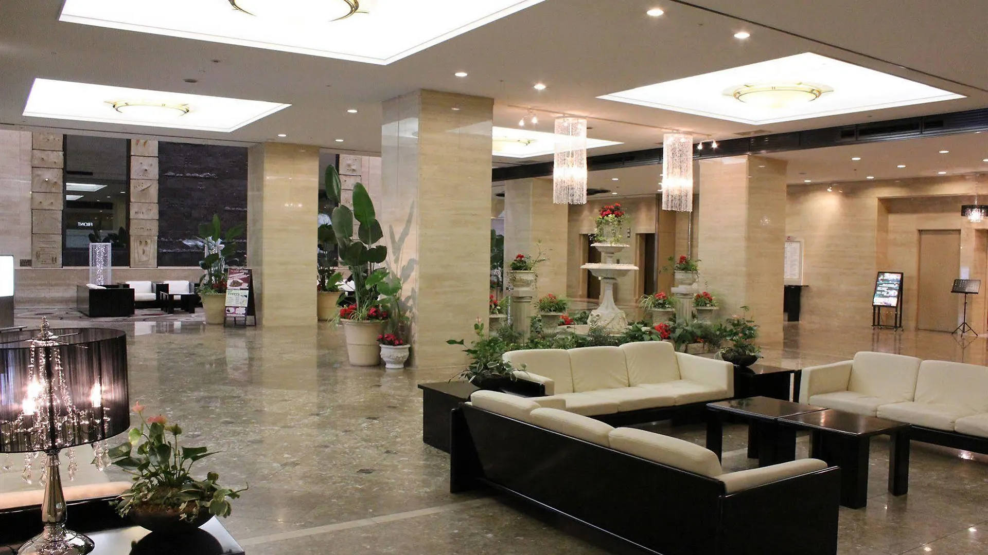 Hotel Nagoya Garden Palace 3*,